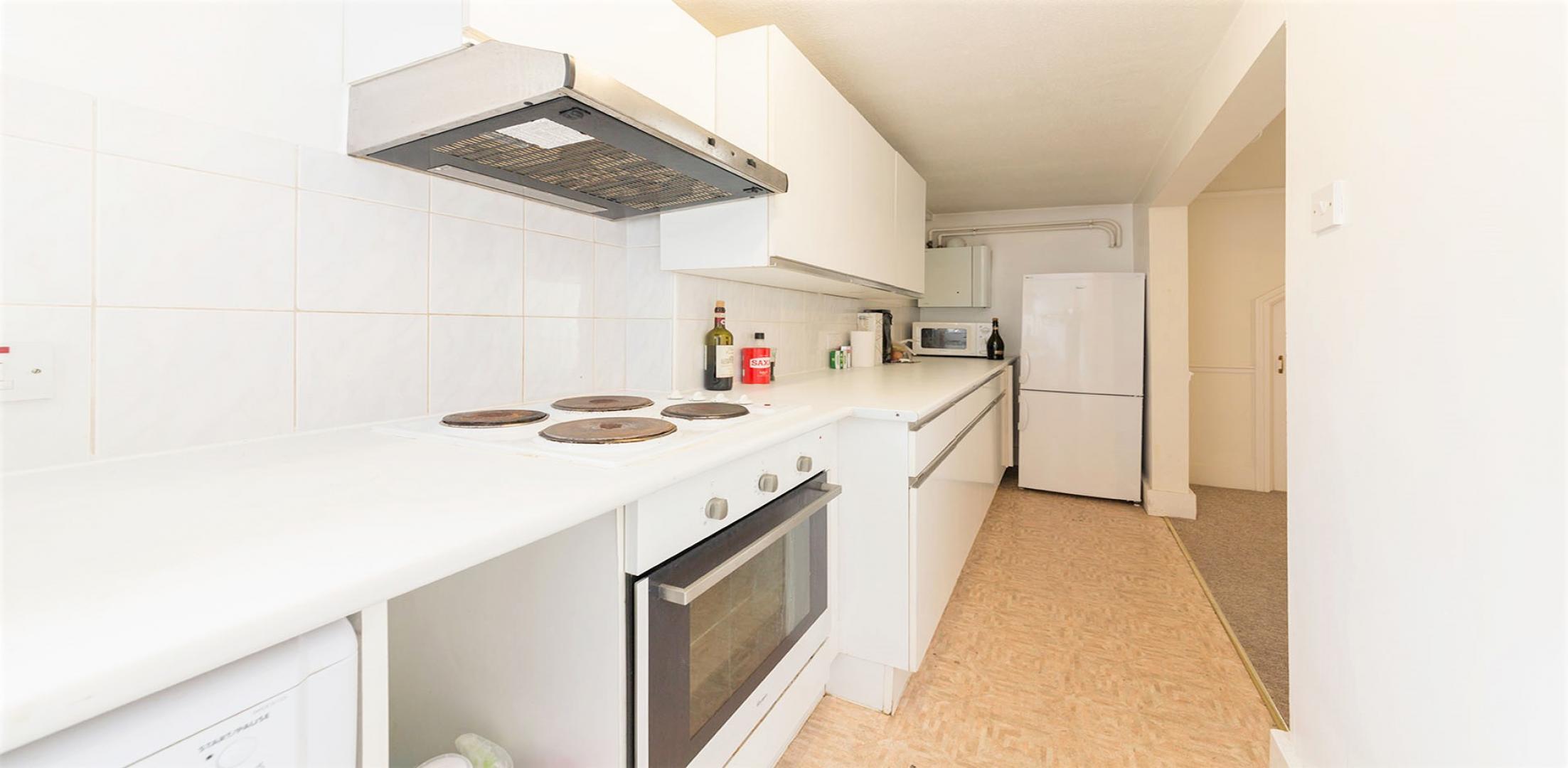 			2 Bedroom, 1 bath, 1 reception Apartment			 Strathray Gardens, SWISS COTTAGE